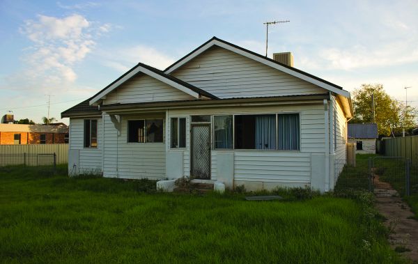 Abandoned house in Leeton